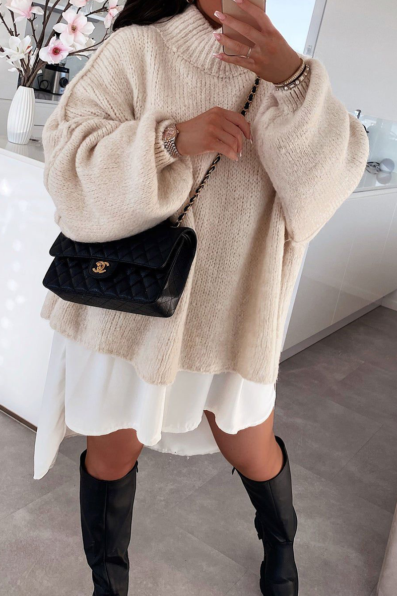 Well Tailored Sweater with a Graceful Silhouette