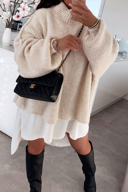 Well Tailored Sweater with a Graceful Silhouette