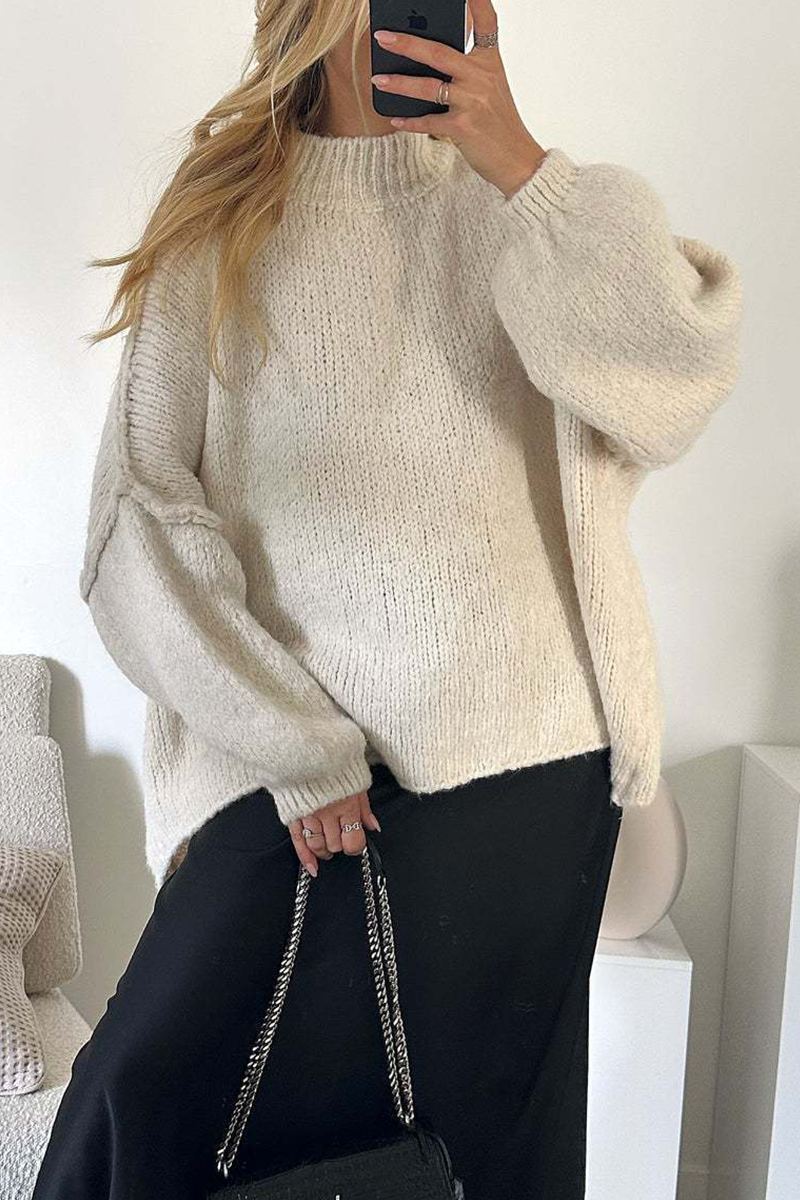 Well Tailored Sweater with a Graceful Silhouette