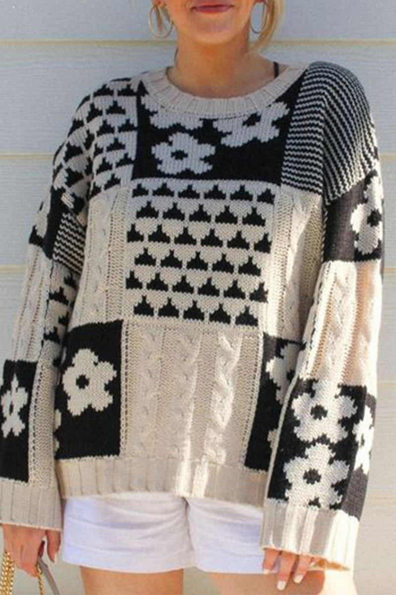 Effortlessly Elegant Sweater with a Timeless Design