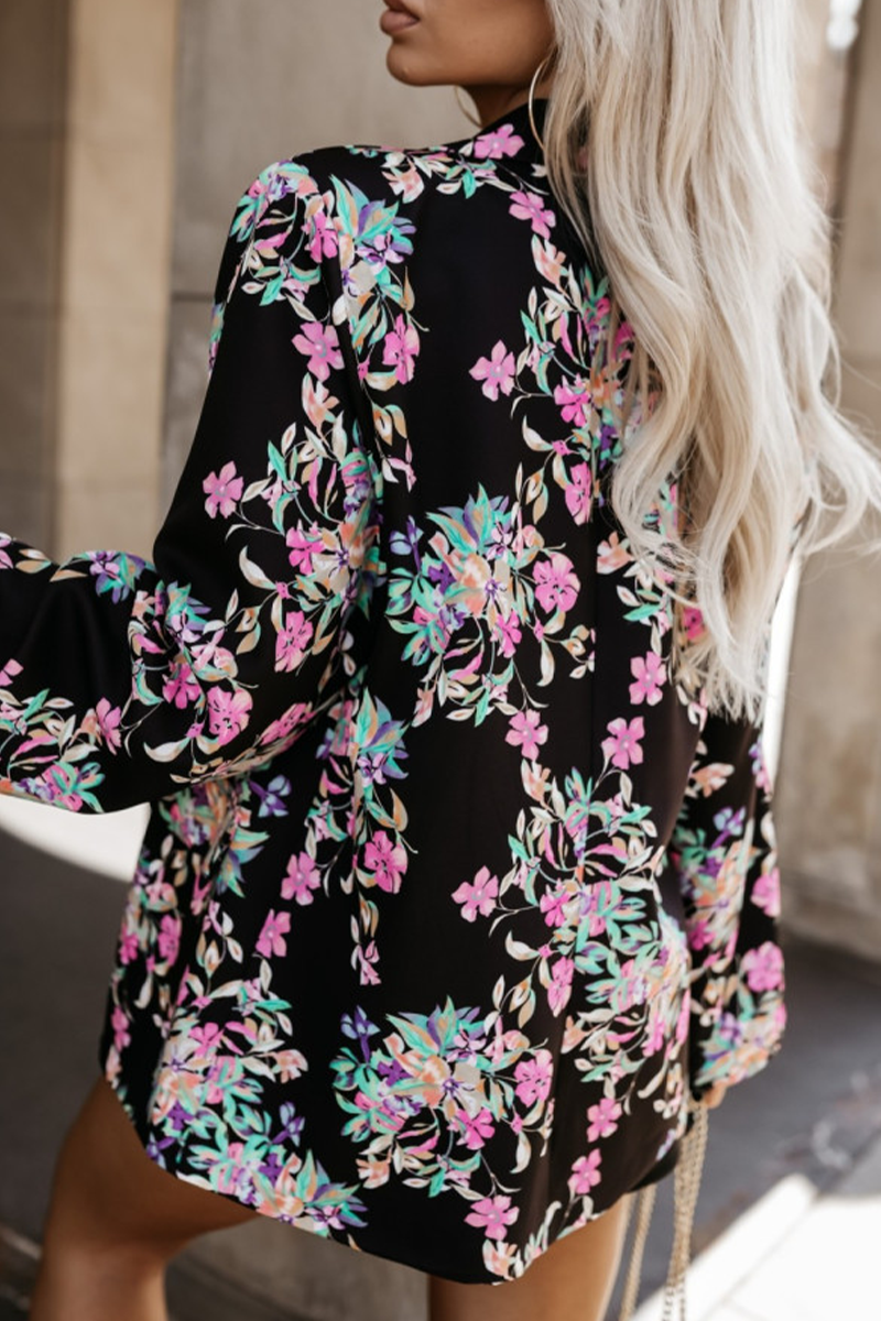 Effortlessly Elegant Garment with a Timeless Design