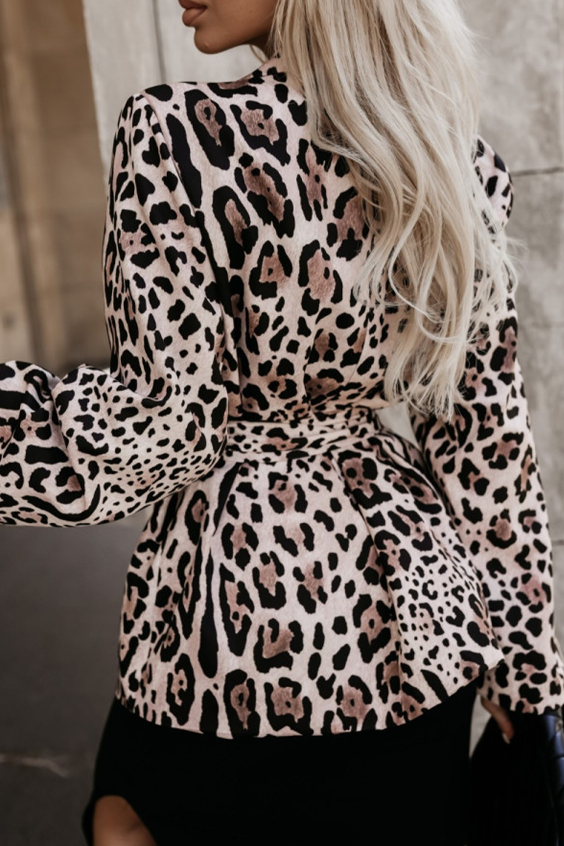 Effortlessly Elegant Garment with a Timeless Design
