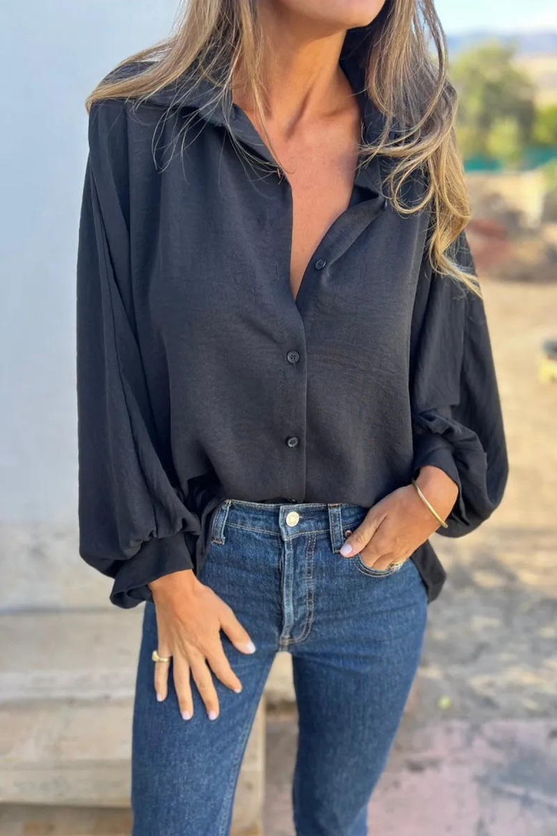 Well Tailored Blouse with a Graceful Silhouette