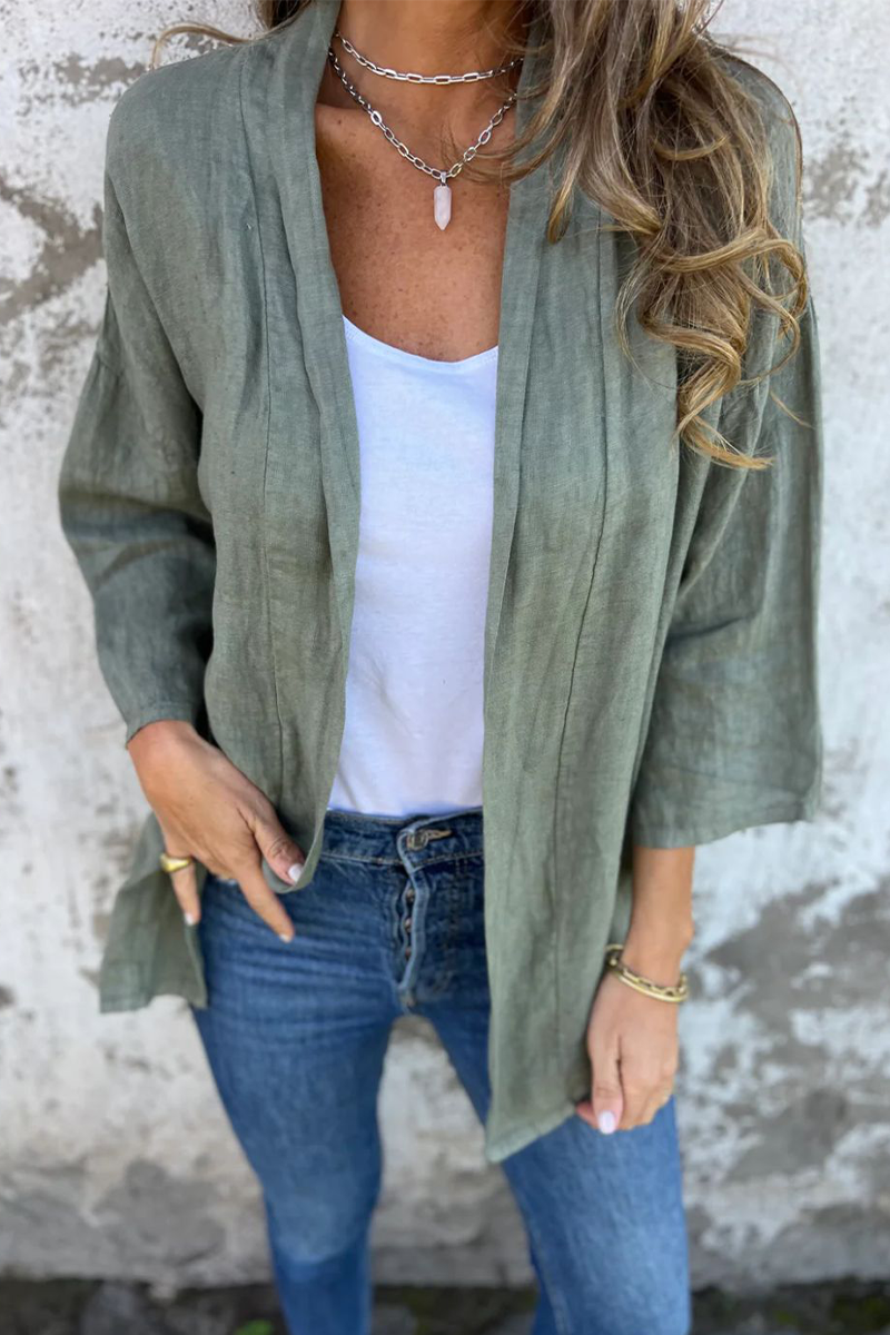 Well Tailored Cardigan with a Graceful Silhouette