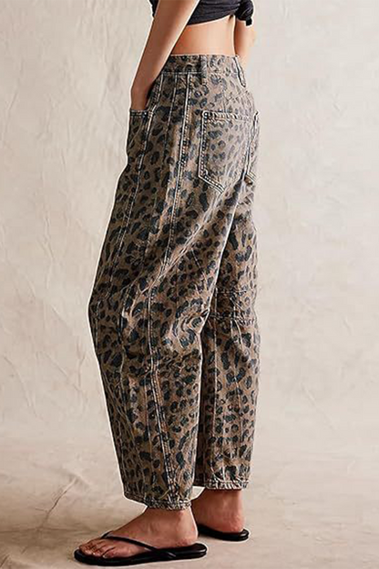 Effortlessly Elegant Garment with a Timeless Design