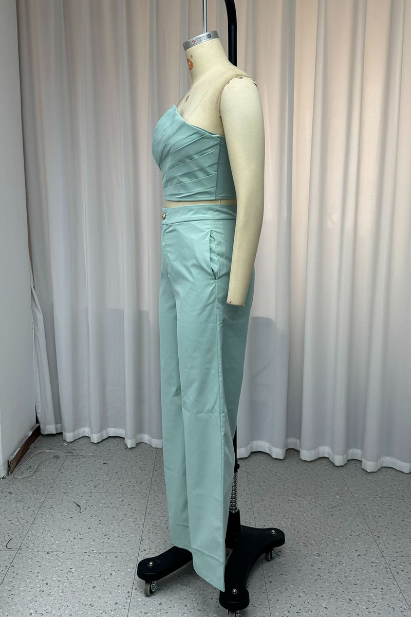 Beautifully Finished Garment in a Timeless Design
