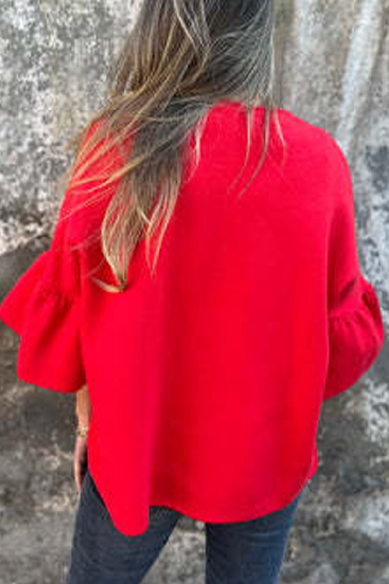 Gracefully Styled Garment for Any Occasion