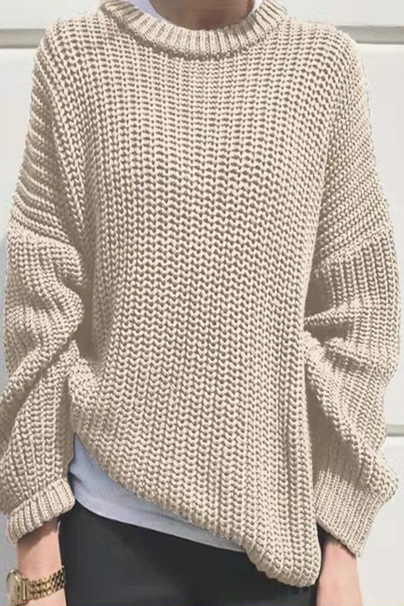 Well Tailored Sweater with a Graceful Silhouette