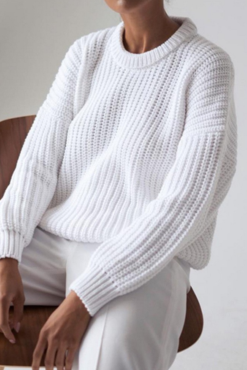 Well Tailored Sweater with a Graceful Silhouette