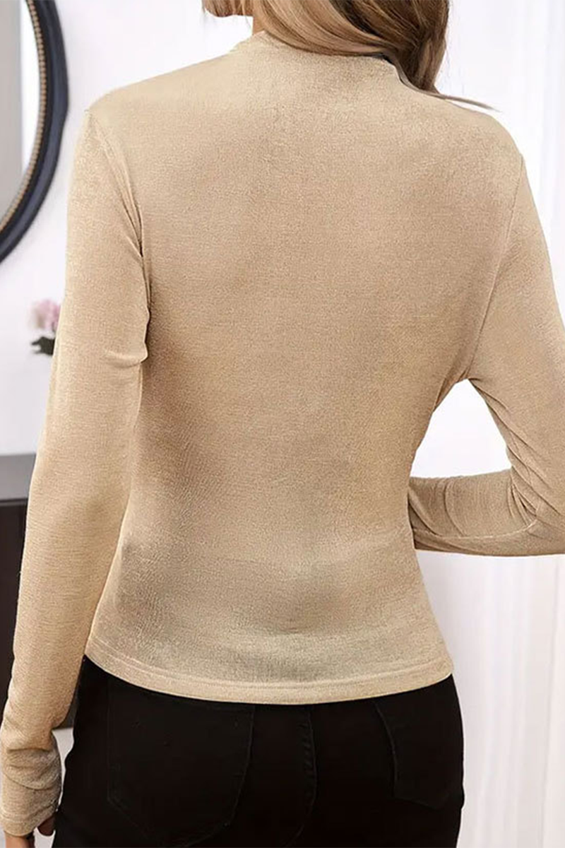Effortlessly Elegant Top with a Timeless Design
