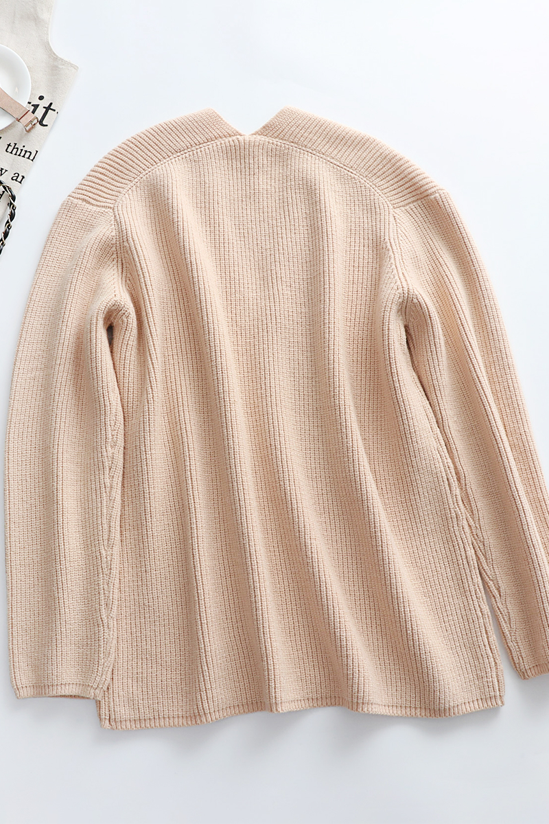 Beautifully Finished Sweater in a Timeless Design