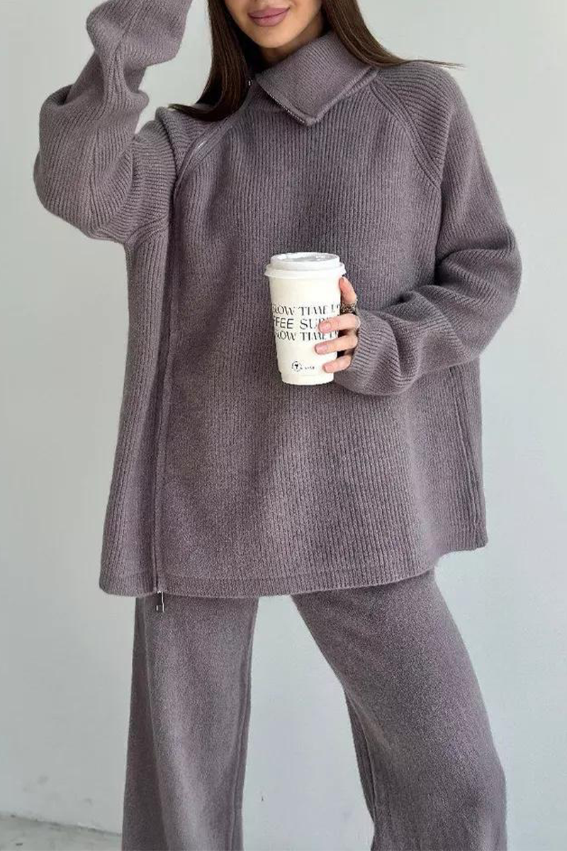 Effortlessly Elegant Garment with a Timeless Design