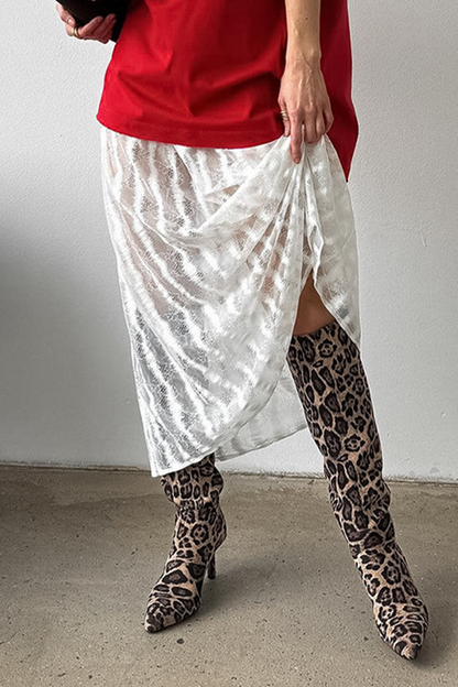 Well Tailored Pants with a Graceful Silhouette
