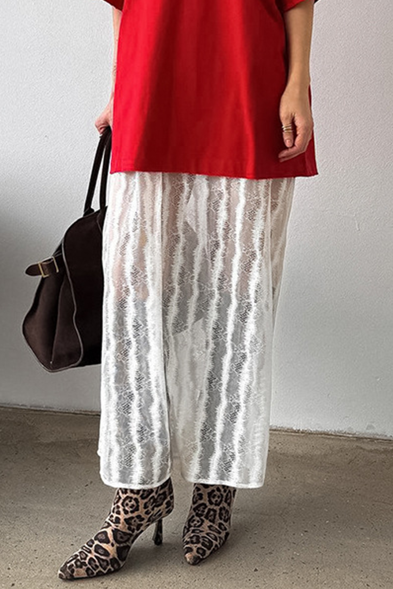 Well Tailored Pants with a Graceful Silhouette