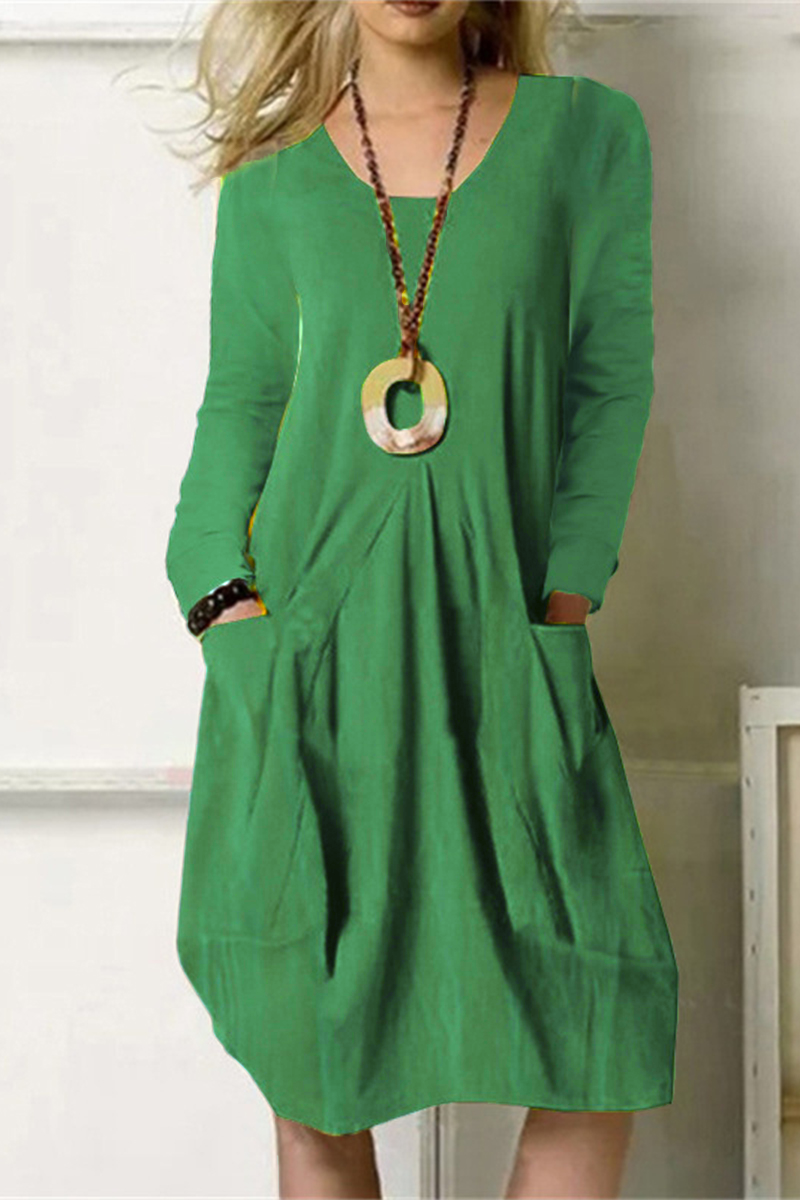 Well Tailored Dress with a Graceful Silhouette