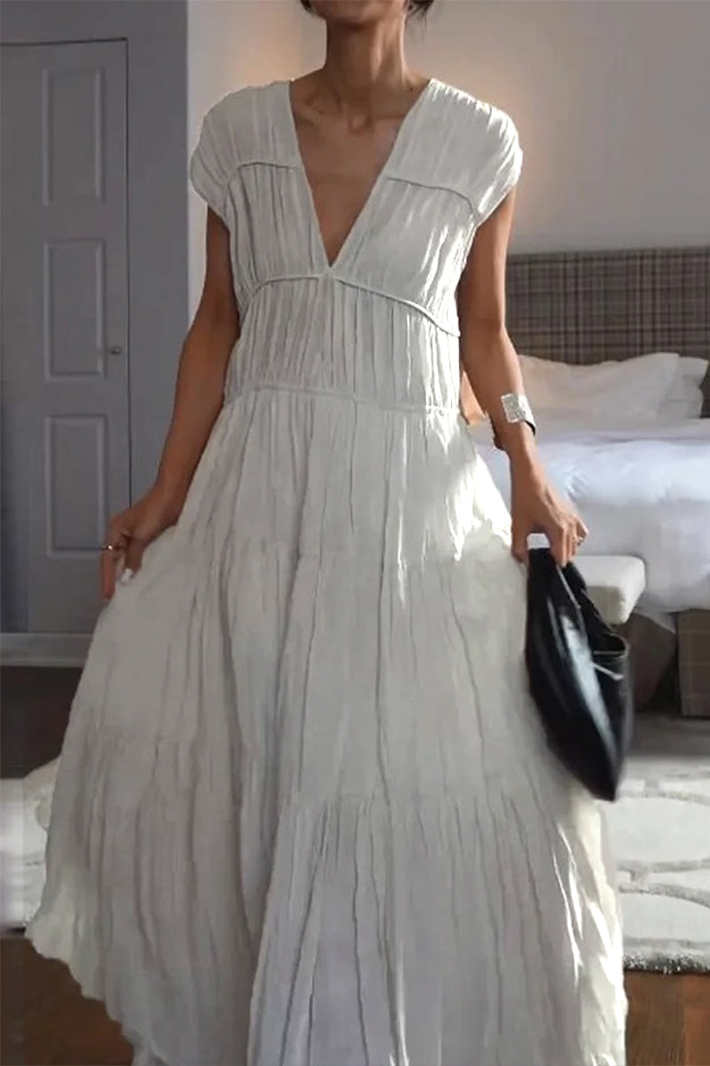 Effortlessly Elegant Dress with a Timeless Design