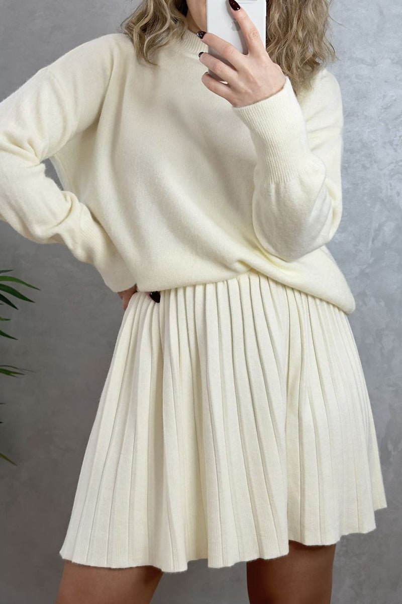 Sophisticated Garment with a Clean Classic Look