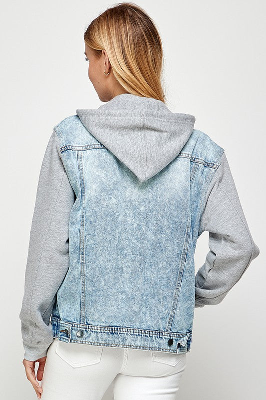 Effortlessly Elegant Jacket with a Timeless Design