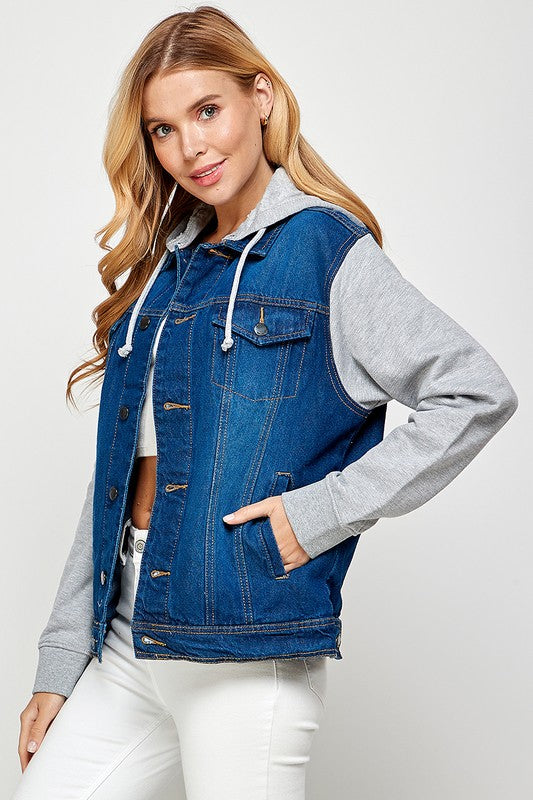 Effortlessly Elegant Jacket with a Timeless Design