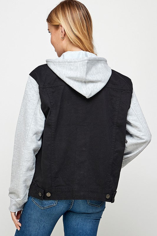 Effortlessly Elegant Jacket with a Timeless Design