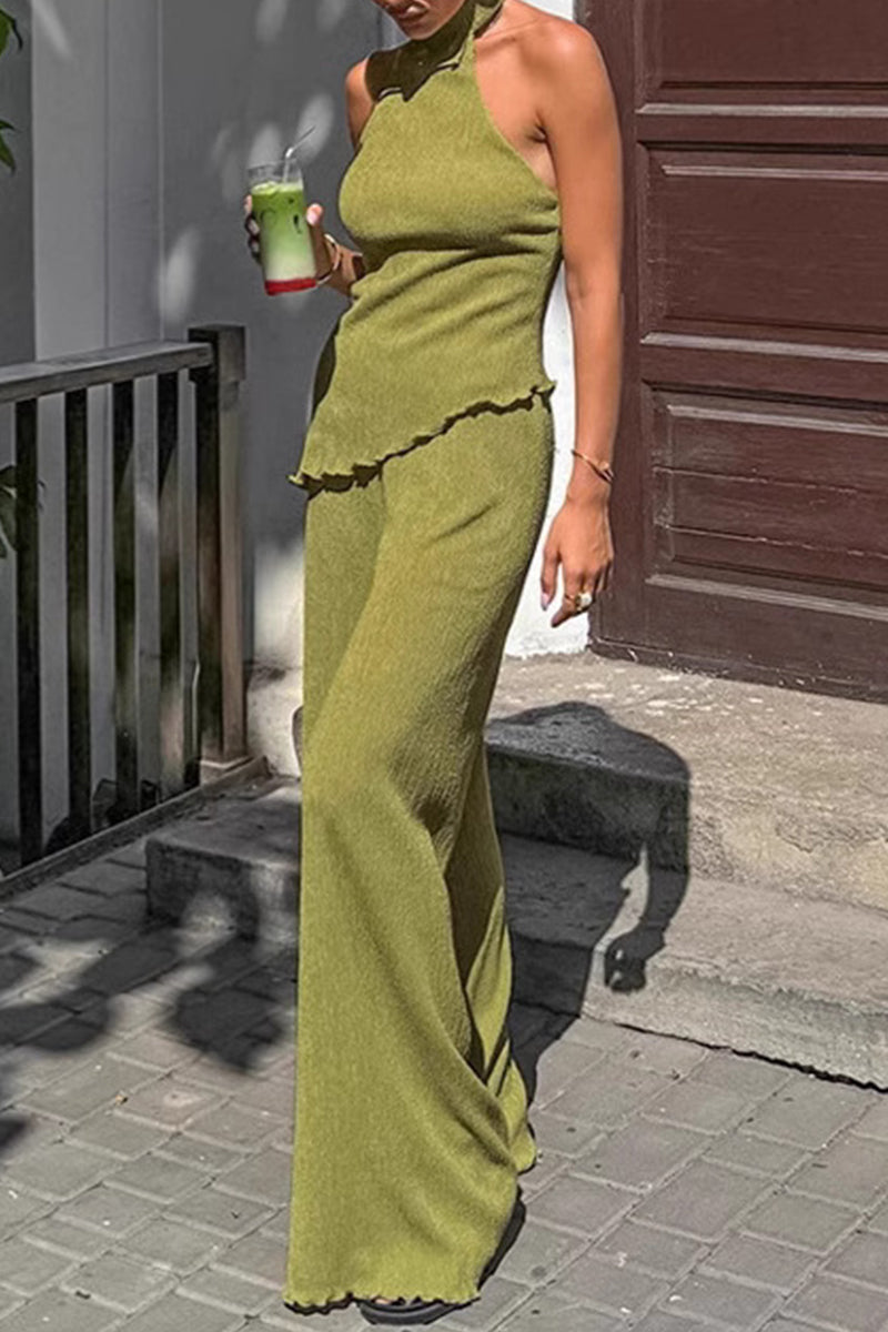 Effortlessly Elegant Garment with a Timeless Design