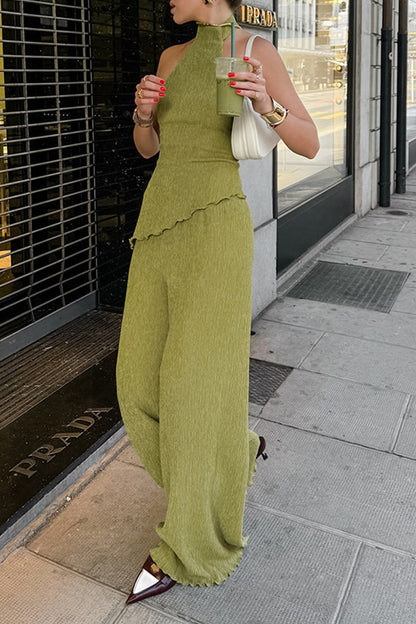 Effortlessly Elegant Garment with a Timeless Design
