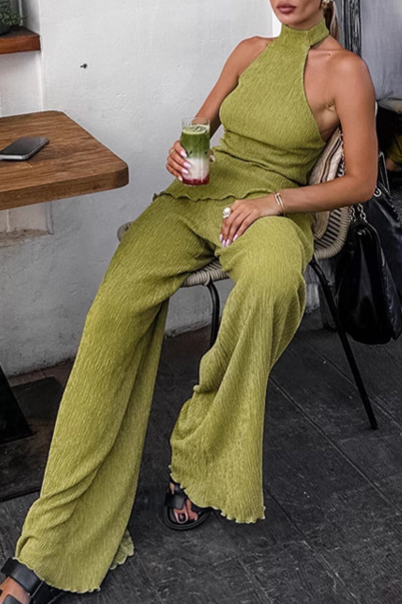 Effortlessly Elegant Garment with a Timeless Design