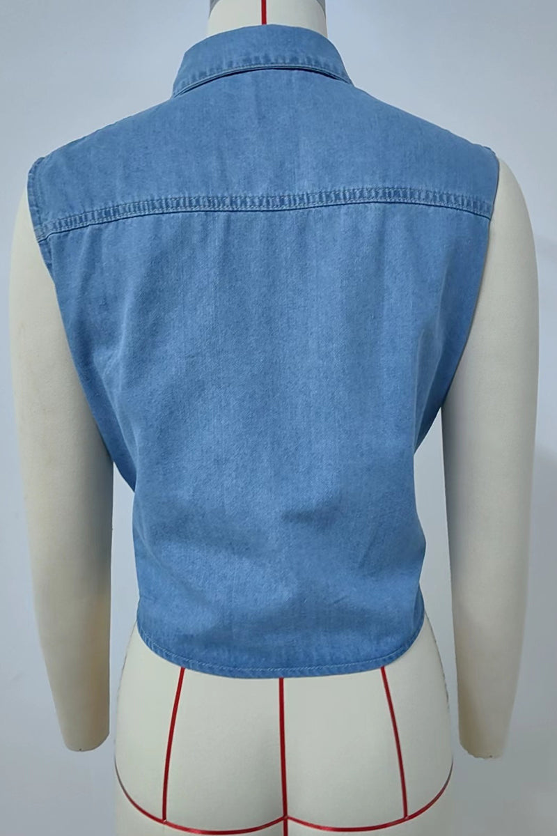 Sophisticated Blouse with a Clean Classic Look