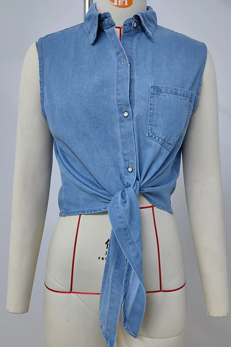 Sophisticated Blouse with a Clean Classic Look