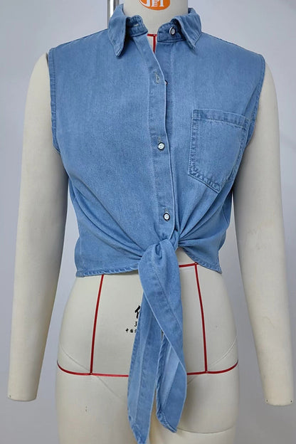 Sophisticated Blouse with a Clean Classic Look
