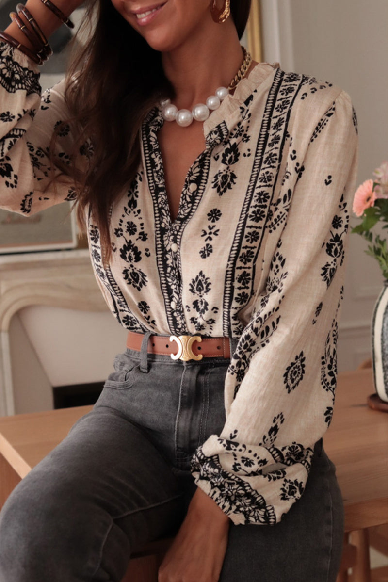 Effortlessly Elegant Blouse with a Timeless Design
