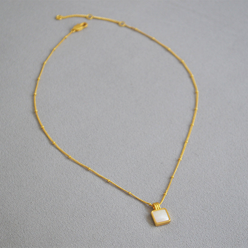 Elegantti Kulta Kaulakoru jokaiseen tilaisuuteen