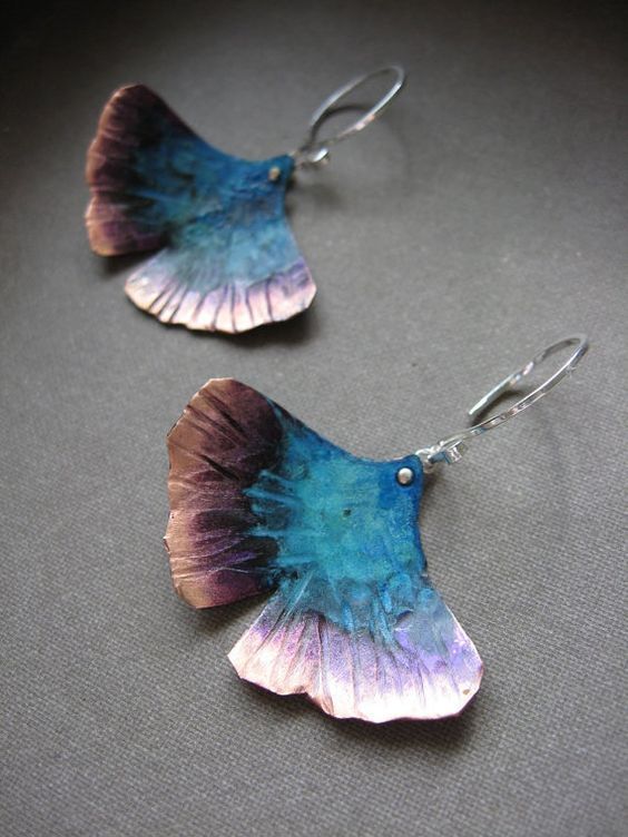 Klassinen Korvarengas ajattomalla viehätyksellä