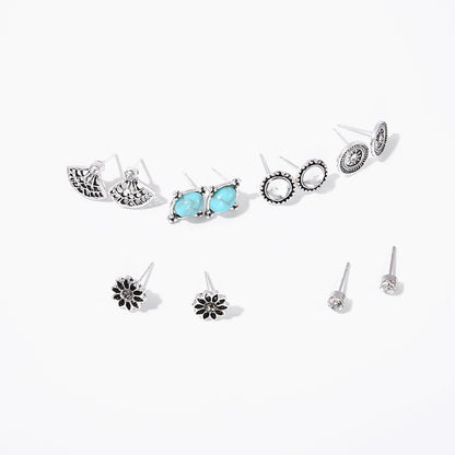 Kaunis Korvarengas ainutlaatuisella tyylillä