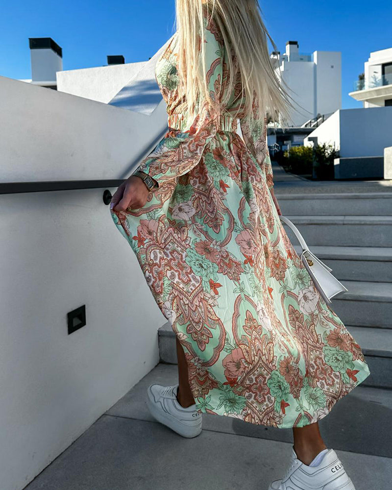 Classic Vintage & Enduringly Stylish Dress