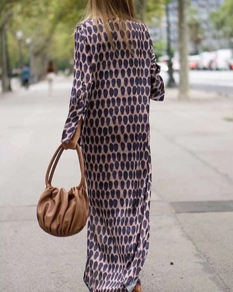 Beautifully Finished Dress in a Timeless Design