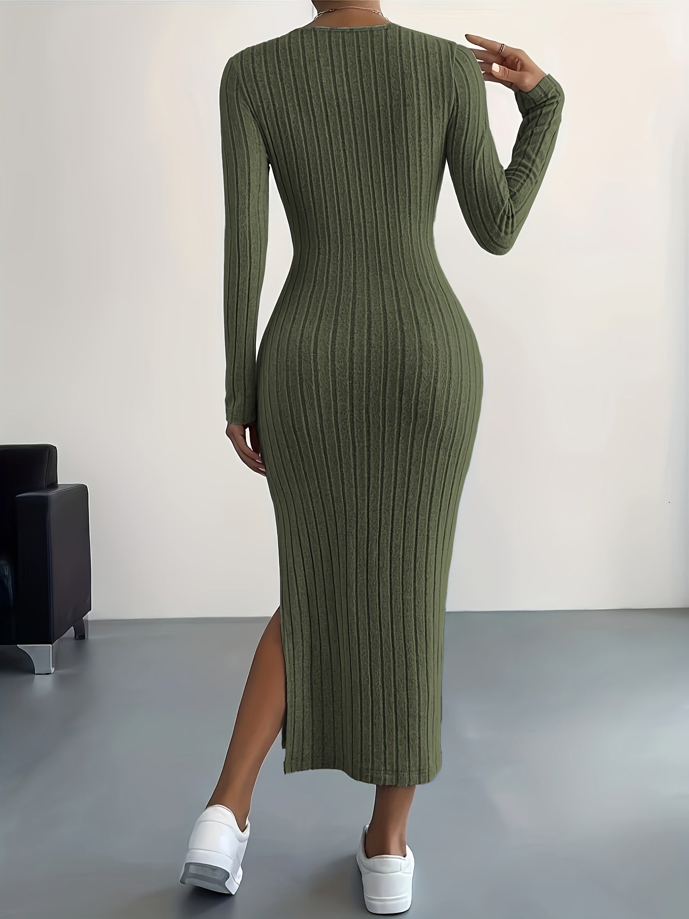 Sophisticated Dress with a Clean Classic Look