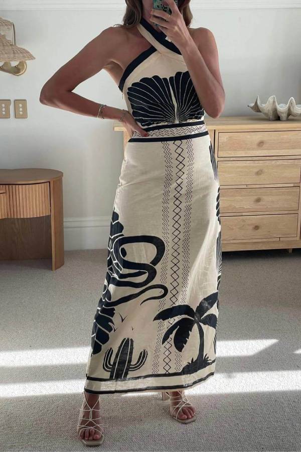 Beautifully Finished Dress in a Timeless Design