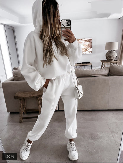 Sophisticated Trousers with a Clean Classic Look