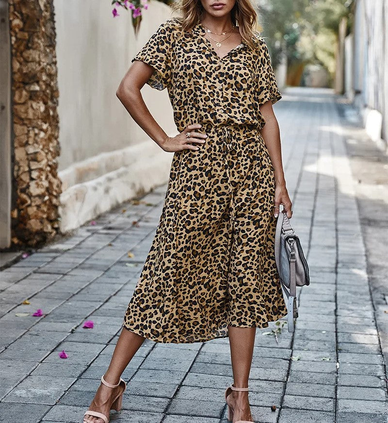 Effortlessly Elegant Garment with a Timeless Design