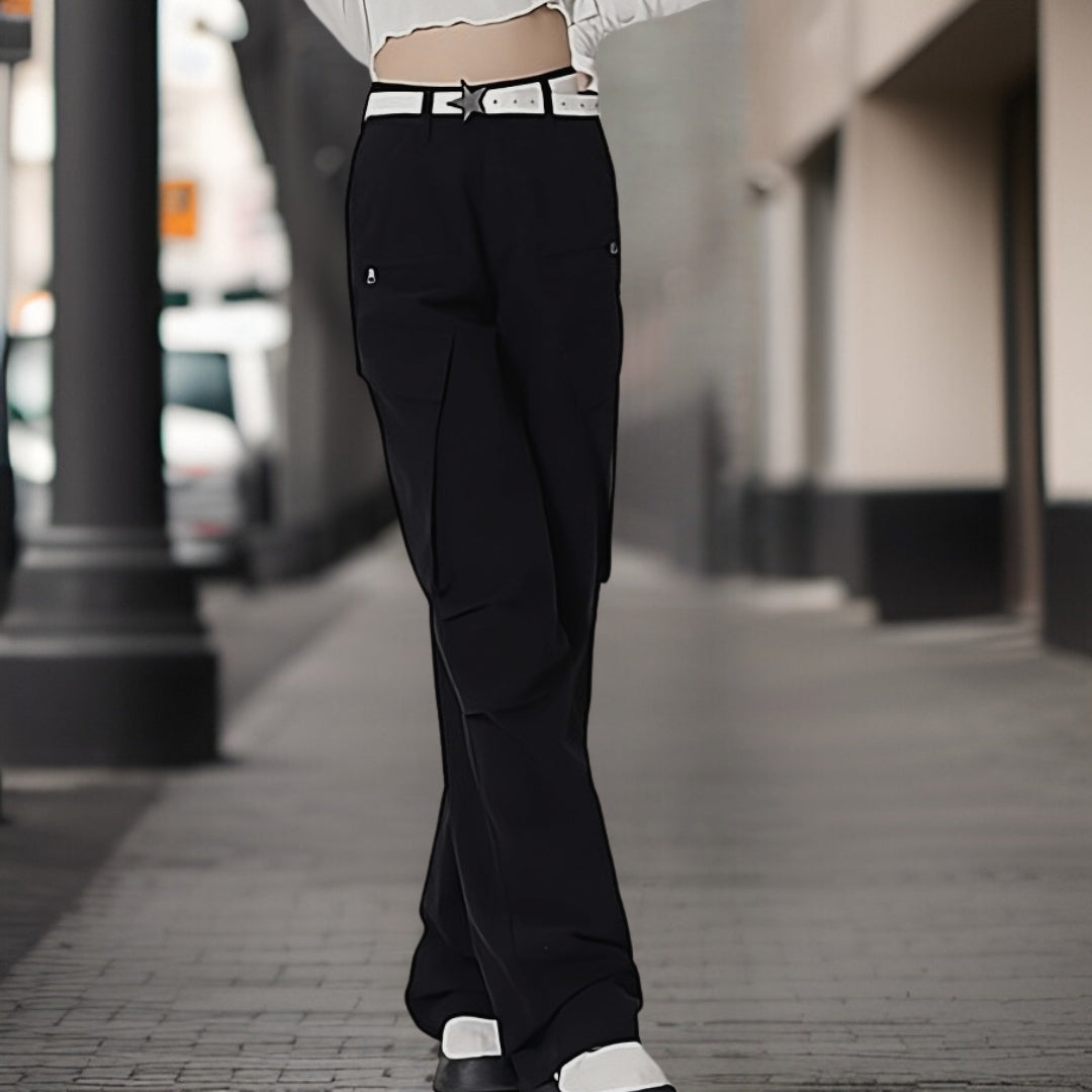 Effortlessly Elegant Pants with a Timeless Design