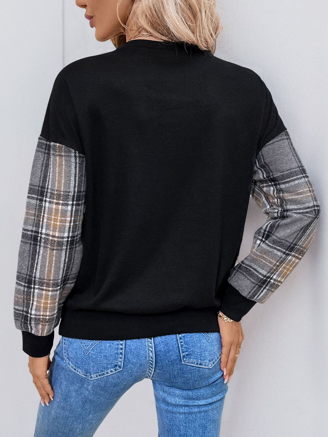 Effortlessly Elegant Shirt with a Timeless Design