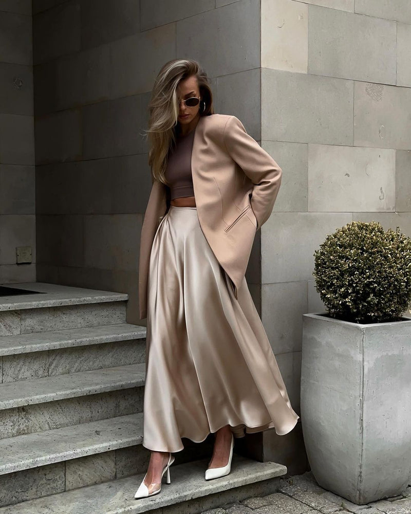 Sophisticated Garment with a Clean Classic Look