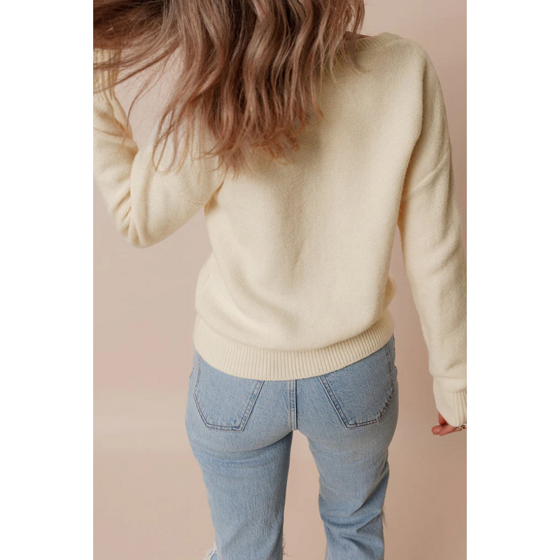 Well Tailored Sweater with a Graceful Silhouette
