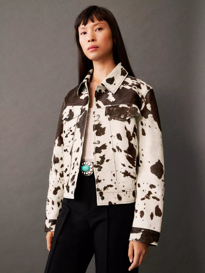 Gracefully Styled Jacket for Any Occasion