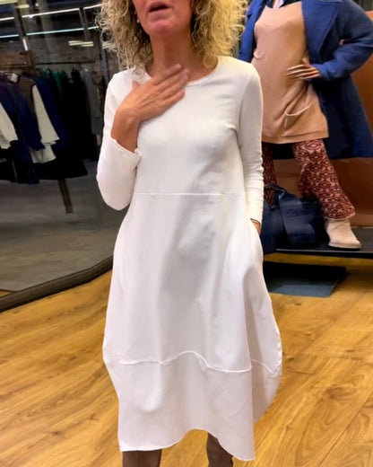 Classic Vintage Dress with a Flattering Fit