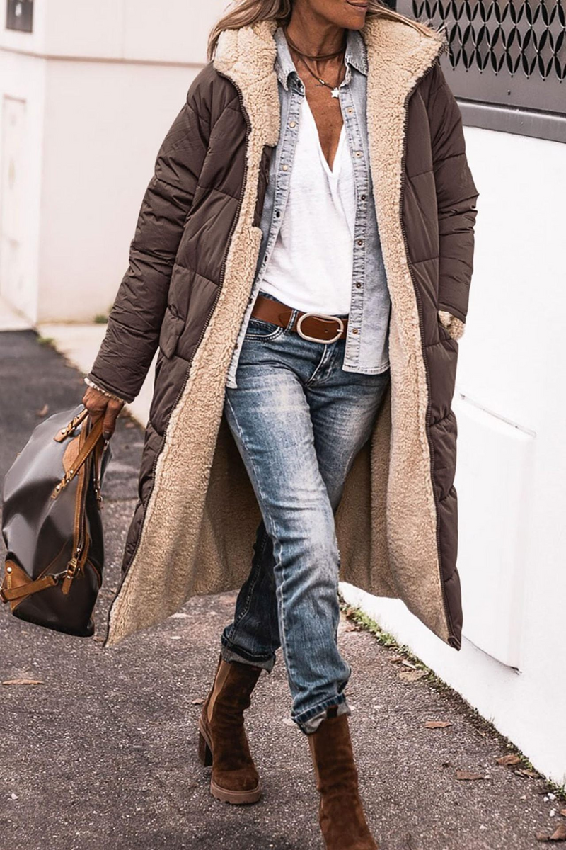Well Tailored Coat with a Graceful Silhouette