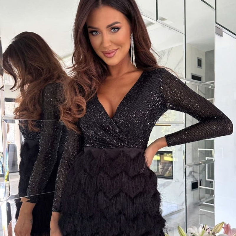 Beautifully Finished Dress in a Timeless Design