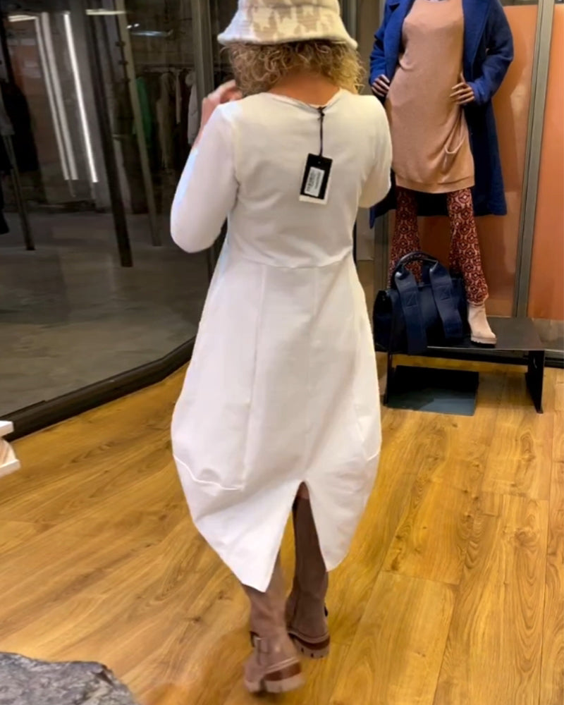 Classic Vintage Dress with a Flattering Fit