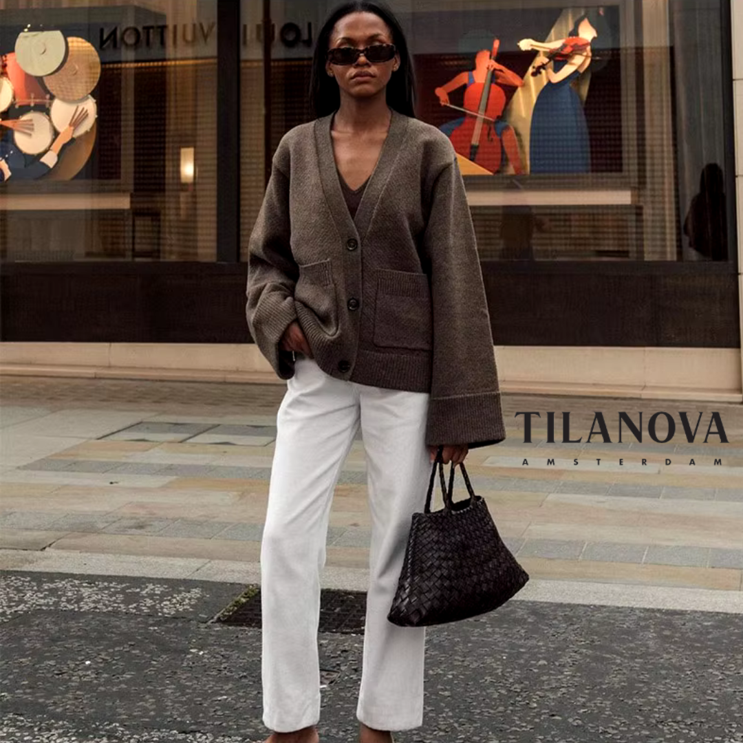 Effortlessly Elegant Cardigan with a Timeless Design